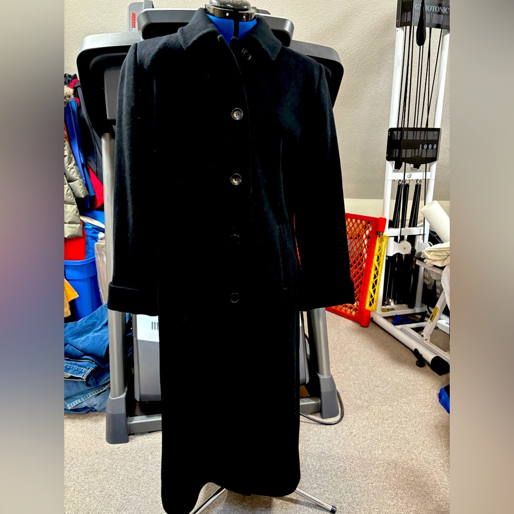 Talbot’s Petites black 100% wool dress coat. Size 14P. Like new.